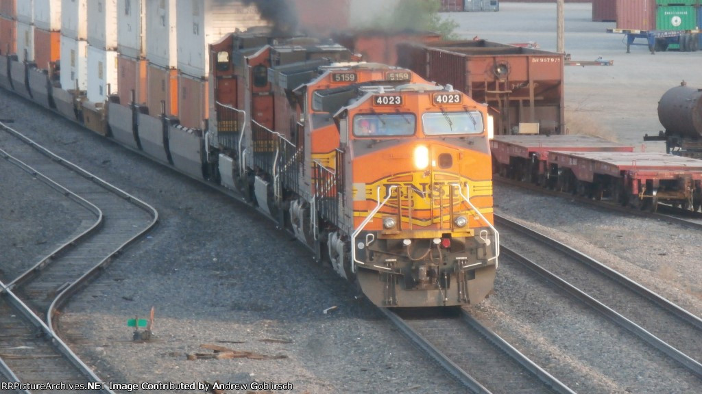 BNSF 4023 & 5159